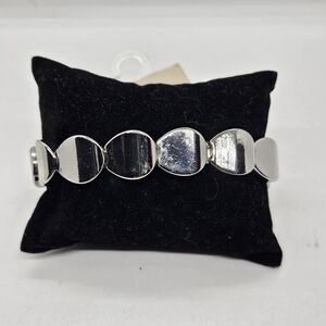 14th and Union silver tone stretch bracelet